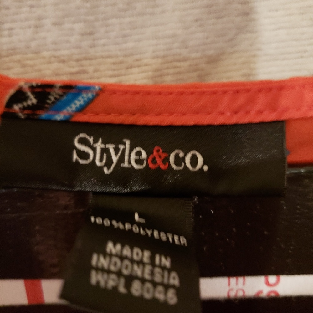 Blouse - Picture 2 of 3